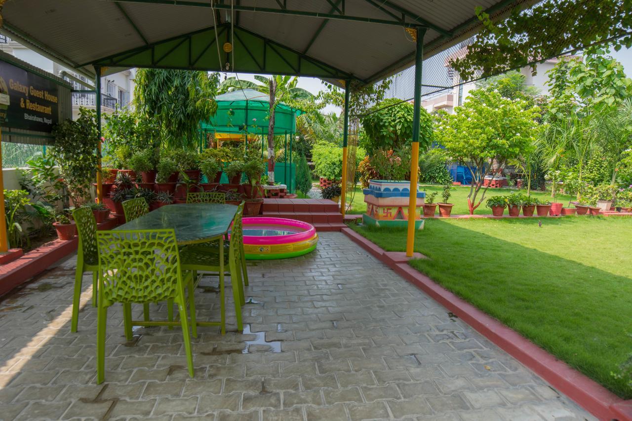 Galaxy Guest House Bhairāhawā Exteriör bild