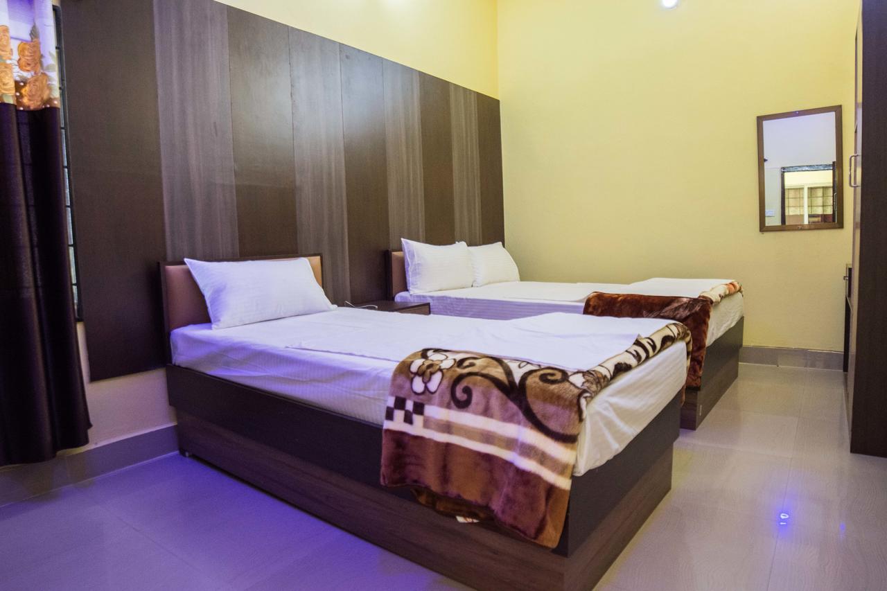 Galaxy Guest House Bhairāhawā Exteriör bild