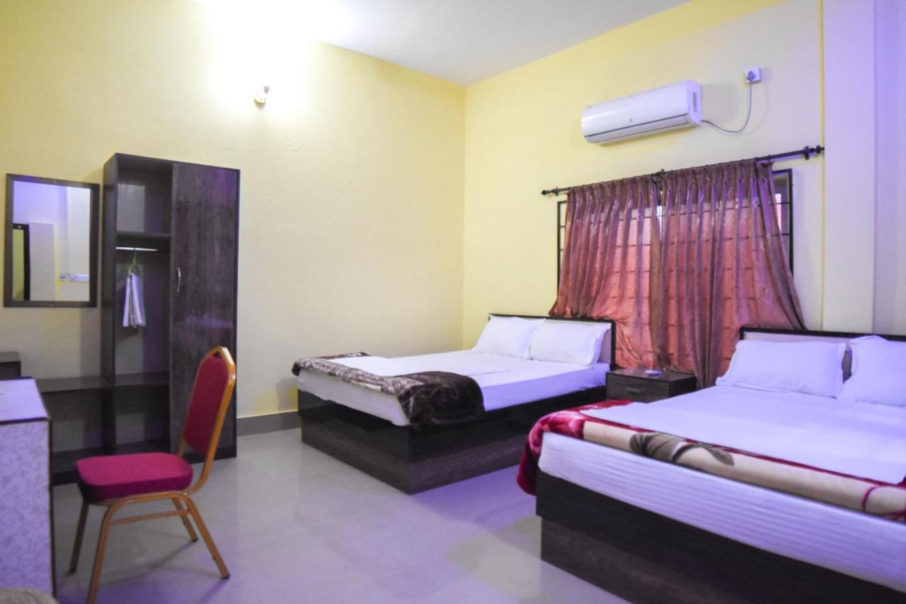 Galaxy Guest House Bhairāhawā Exteriör bild
